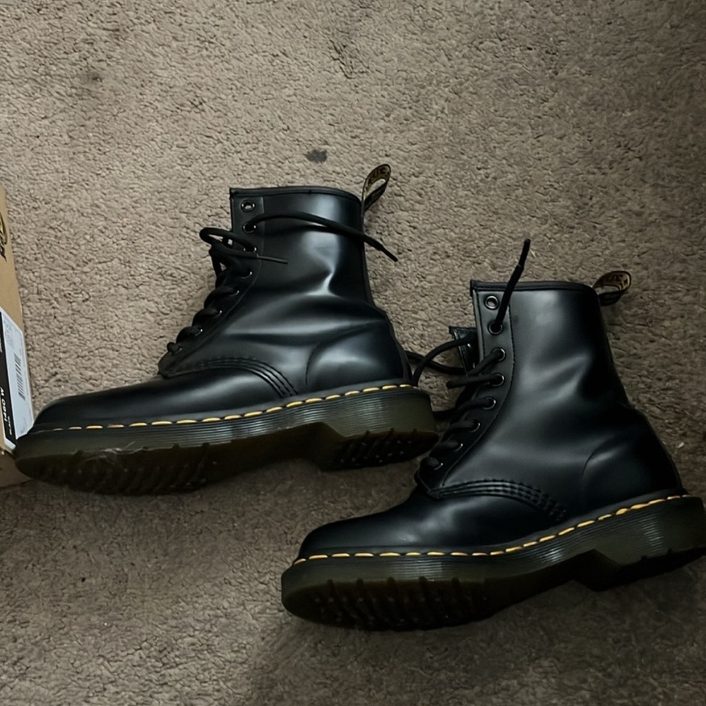 Women’s Black Doc Martens Size 6